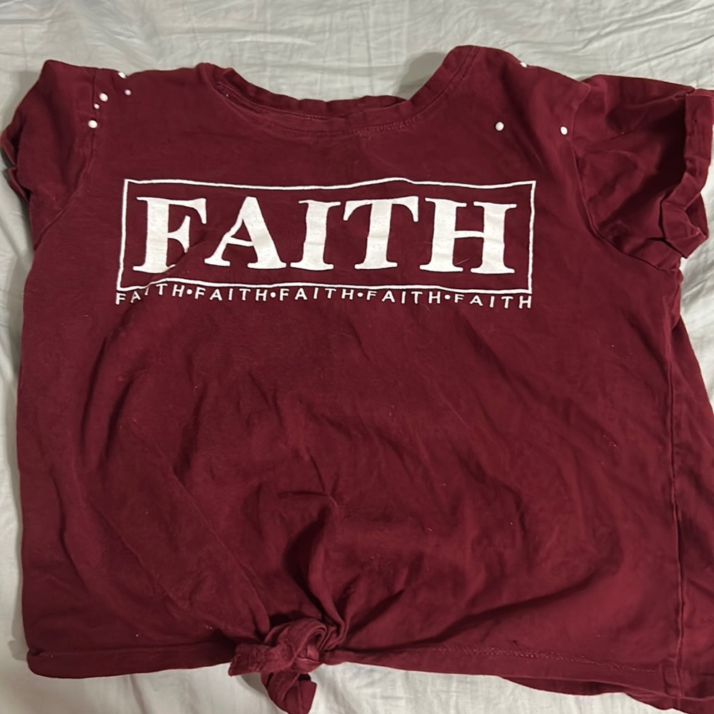 Burgundy t shirt